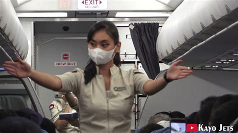 Pramugari Cantik Super Air Jet Saat Melakukan Safety Demo Youtube
