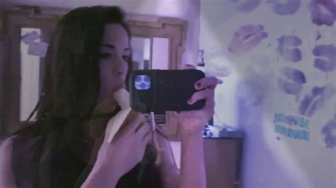 Kelly Deep Throats A Banana 🍌 😂 Just Bein Silly 🙃 Mirror Diaries
