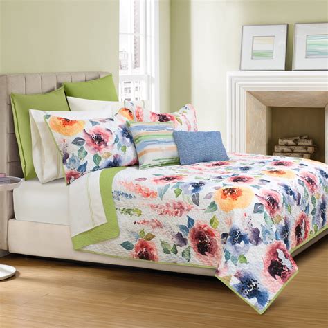 Fits Full And Queen Sized Beds Set Includes A Quilt And 2 Pillow Shams