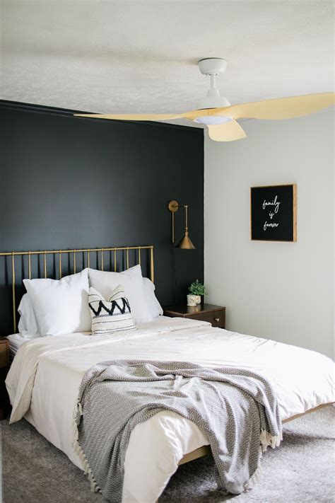 10 Grey Walls With Accent Wall