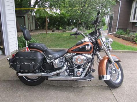 The heritage softail classic is indeed seems true to its name, it does look classic but at the same time it is loaded with lots of modern gadgets. 2008 HERITAGE SOFTAIL CLASSIC for sale on 2040-motos