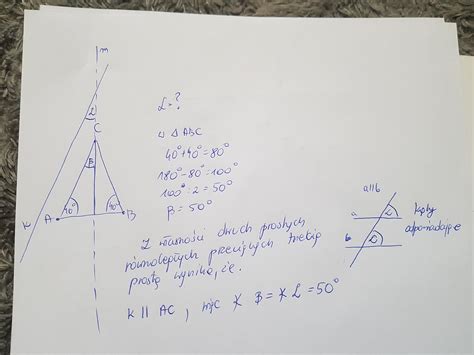 Prosta De Jest Równoległa Do Boku Ab - Przedstawiony na rysunku trójkąt jest trójkątem równoramiennym, którego