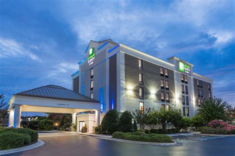 Free weekday breakfast is provided, as well as free wifi in public areas, free self parking, and a free area shuttle. Holiday Inn Express & Suites-University Center ...