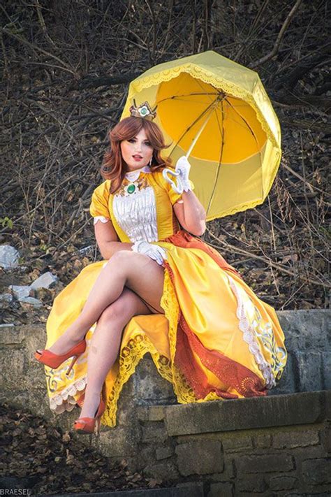 Princess Daisy From Super Mario Cosplay Mario Cosplay Cute Cosplay