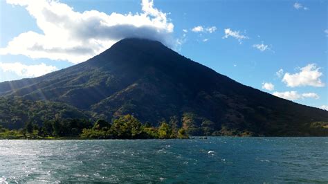active   volcanoes lago de atitlan