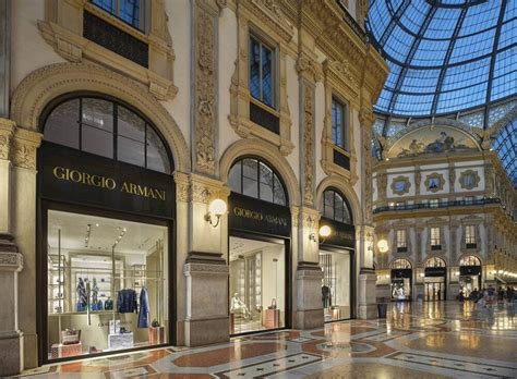 Giorgio Armani Apre Una Nuova Boutique In Galleria Vittorio Emanuele Ii