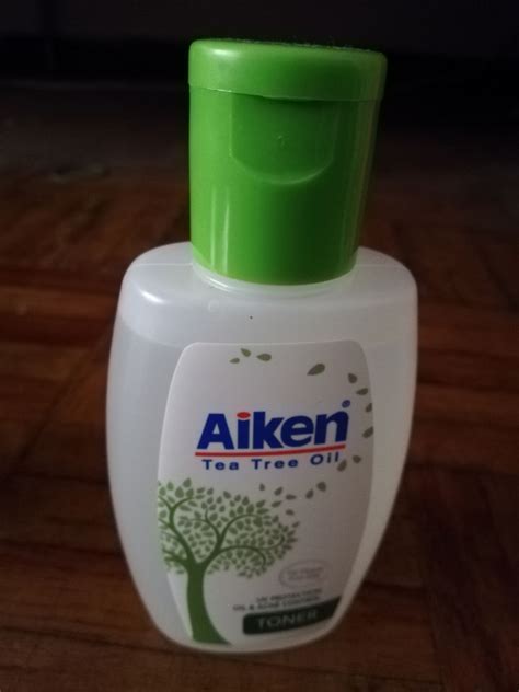 Tea tree oil helps protect skin naturally without the flaking of skin. Aiken Tea Tree Oil Facial Cleanser reviews
