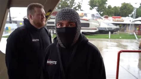 Twitter banner by @8vofr for inquiries. Not trying to pry into his privacy or anything … - Reddit