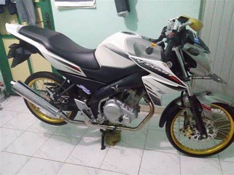 .pnyaku vixion old 2012 pkek ban 60/80.blkng 80/80 pkek busi tdr balistik. Modifikasi Yamaha Old Vixion diRubah Menjadi YZF R15 - Motorvixion.com