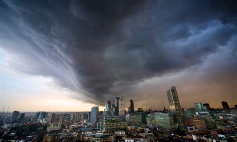 London Surrounded By A Storm 2560x1536 Photo By Tom Archerbarcroft
