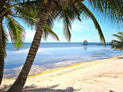 Travelmoon: Belize Beaches