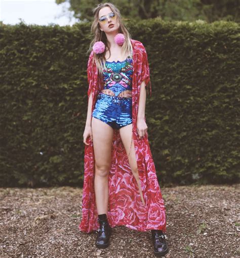 17 Super Funky Outfits For Women Worth Trying Cochella Outfits Uk