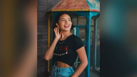 Ángela Aguilar cautiva Instagram al lucirse como una reina en outfit