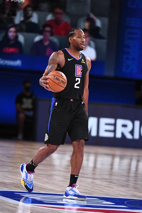Kawhi leonard is an american basketball player who currently plays for the nba's toronto raptors. Kawhi Leonard Has Quietly Been Wearing Some of the Hottest ...