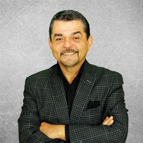 Ernesto Yturralde Perfil Profesional