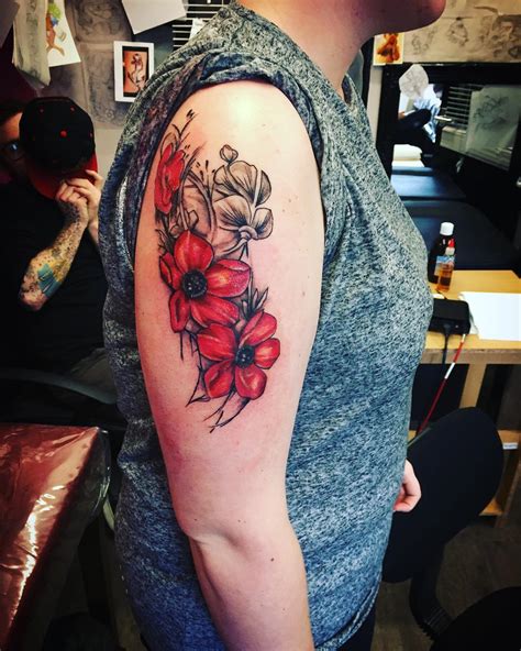 Small Poppy Flower Tattoo ~ Tattoo Line Flower Poppy Shoulder Designs