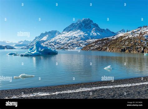 Lago Grey Grey Lake In Winter With Iceberg And Grey Glacier In