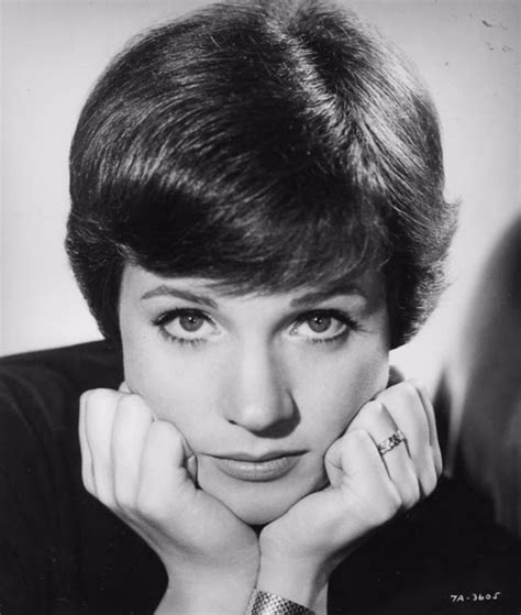 20 Fascinating Black And White Portrait Photos Of Julie Andrews From