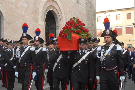 Carabiniere Morto In Caserma Le Indagini Passano Alla Polizia Infodifesa