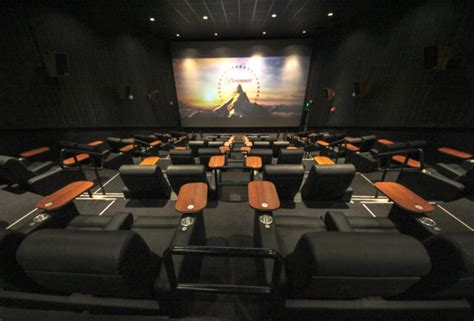 movie theatre where you can drink guide to movie theaters that serve alcohol thrillist