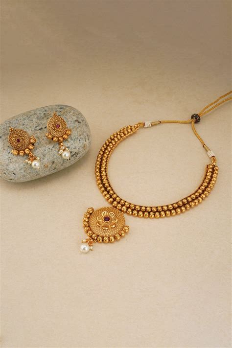 Buy Smars Jewelry Craved Floral Motif Necklace Jewellery Set Online