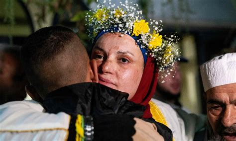 In Pictures Tears And Joy As Israeli Hostages Palestinian Prisoners