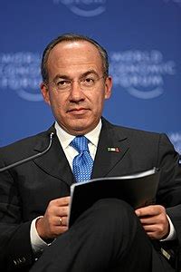 A través de su cuenta de twitter dijo que los síntomas son leves, pero se encuentra aislado y en reposo. Felipe Calderón Hinojosa - Wikipedia, la enciclopedia libre