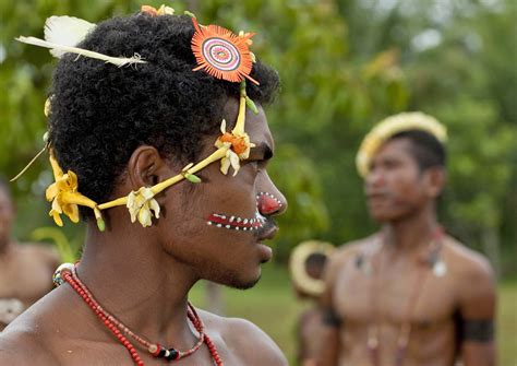 Trobriand Island Man With Traditional Make Up Papua New Flickr