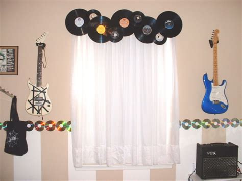 A vinyl themed bedding may be a perfect choice for creating a music inspired bedroom. Themed Teen Bedrooms - Musical Theme
