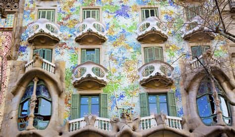See inside the magical casa batllo, one of gaudi's colourful 19th century modernist style houses. Acceso rápido: Casa Batlló y Pedrera | Visit Barcelona Tickets
