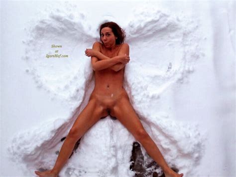 Nude Snow Angel Kalistot
