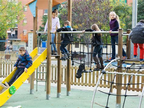 The Benefits Of Outdoor Play For Childrens Development Teaching Littles