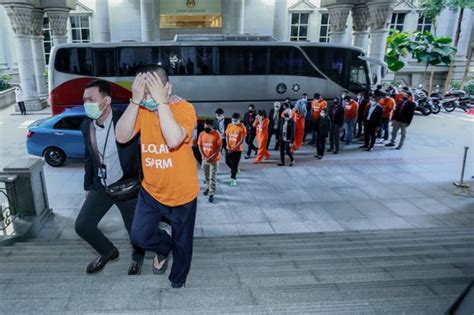 Syukur alhamdulillah bahagian pekerja asing ibu pejabat putrajaya telah berjaya mengadakan majlis apresiasi sebagai tanda terima kasih bagi semua. Palsu Cop Sempadan: 27 Pegawai Imigresen antara 46 Ditahan ...