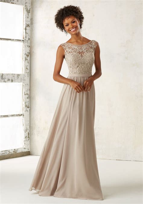 Competition between the maid of honor and a bridesmaid, over who is the bride's best friend. Lange Günstige Spitze Chiffon Silber Grau Brautjungfer ...