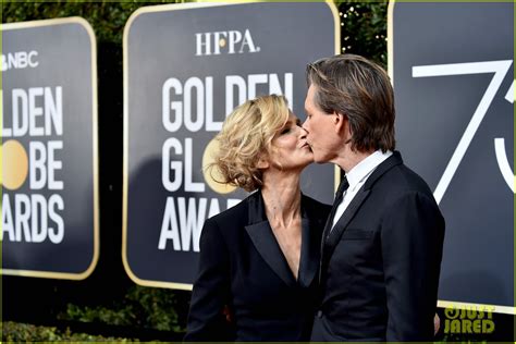 Kevin Bacon Wife Kyra Sedgwick Share A Smooch At Golden Globes Photo Kevin