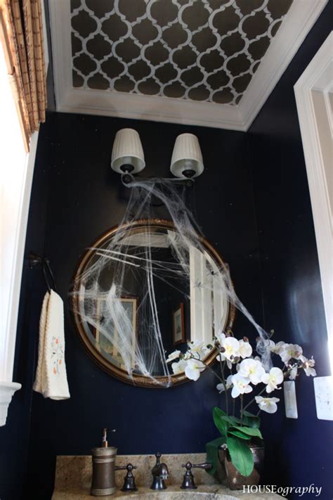 These diy halloween decorations are cute, scary, and easy to make. HOUSEography: Spooky (and Fun!) Halloween Bathroom Decor