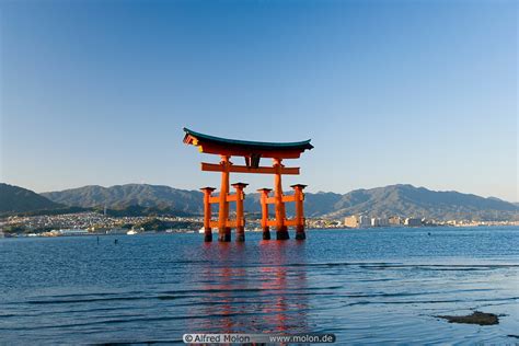 Photo Of Torii Gate Torii Itsukushima Island Japan
