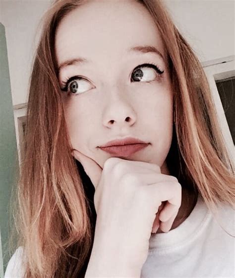 Amybeth was born to an irish father and a canadian mother, and when she isn't on set she lives outside of letterkenny, co. Pin de someone em amybeth mcnulty