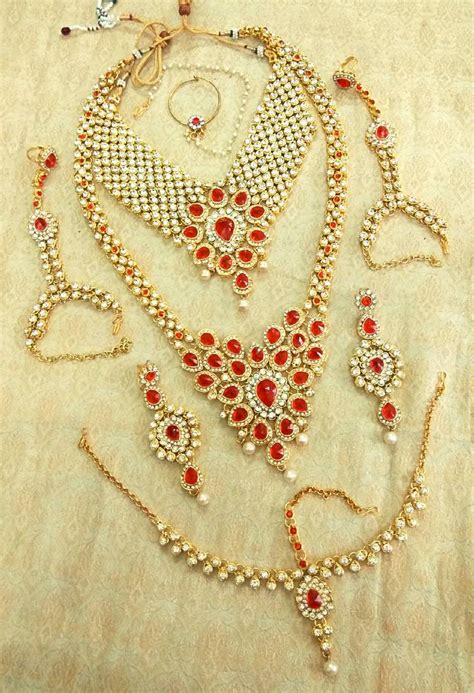 We always find ways to show our affection to our i am sure it is jewellery. Buy Red kundan complete dulhan bridal jewelry necklace set ...