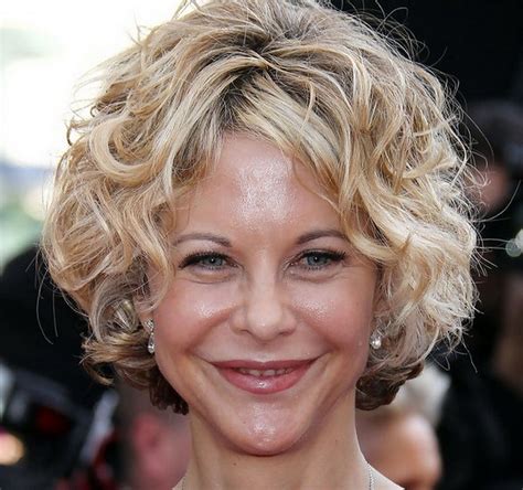 55 Gorgeous Short Hairstyles For Women Over 50 Fabbon
