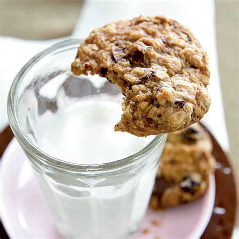 Some are short on time, while others require just a few basic ingredients. Low-Calorie Desserts: 15 Treats Under 150 Calories ...