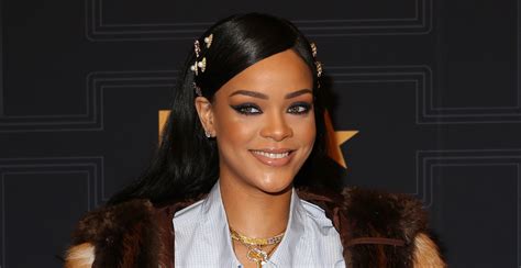 11 Times Rihanna Went Without Makeup And Looked Gorgeous Stylecaster