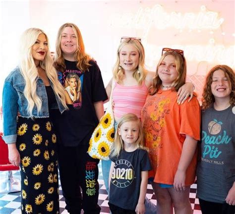 tori spelling addresses haters after revealing she s been hospitalized