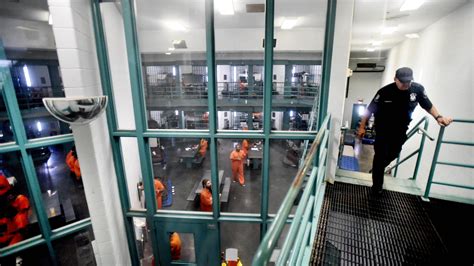 Mississippi prisons: MDOC hiring guards, probation and parole agents