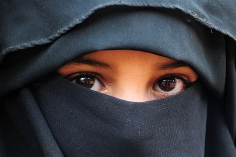 Muslim Women Face £6500 Fines As Switzerland Bans Burka Daily Star