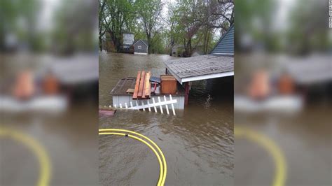 This Iowa Town Is Entering Its Third Month Of Flooding And Theres No