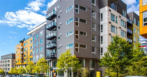 Swimming pools, fitness centers, hardwood floors, wifi TWELVE at U District - Seattle Apartments & Student ...