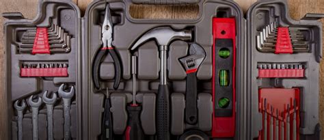 Basic Car Toolkit For Emergencies And Sudden Repairs Zameen Blog