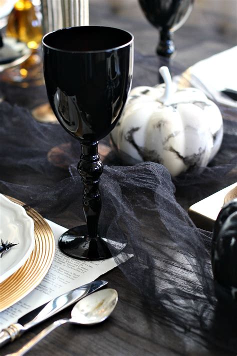 Elegantly Spooky Halloween Table The House Of Silver Lining