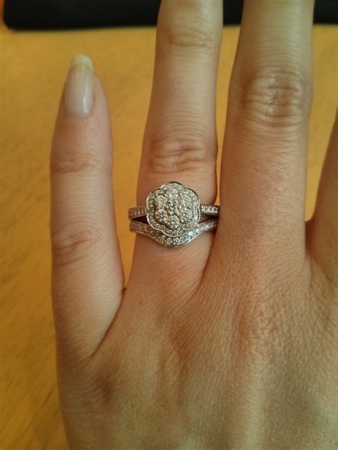 Size Of Small Diamonds For Halo Setting Weddingbee